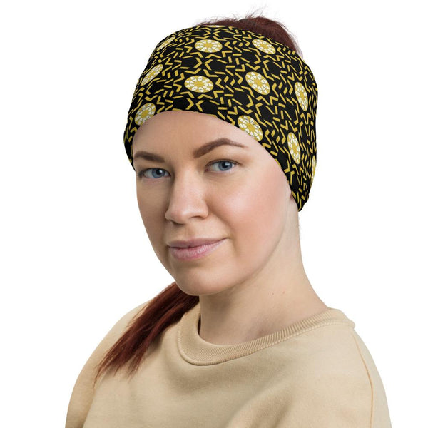 Face/neck/head covering featuring a pattern of radiating hearts, green
