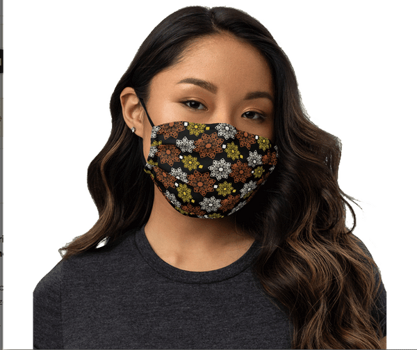 Face mask with West African Adrinka symbol in a pattern, Heart Circle, ivory